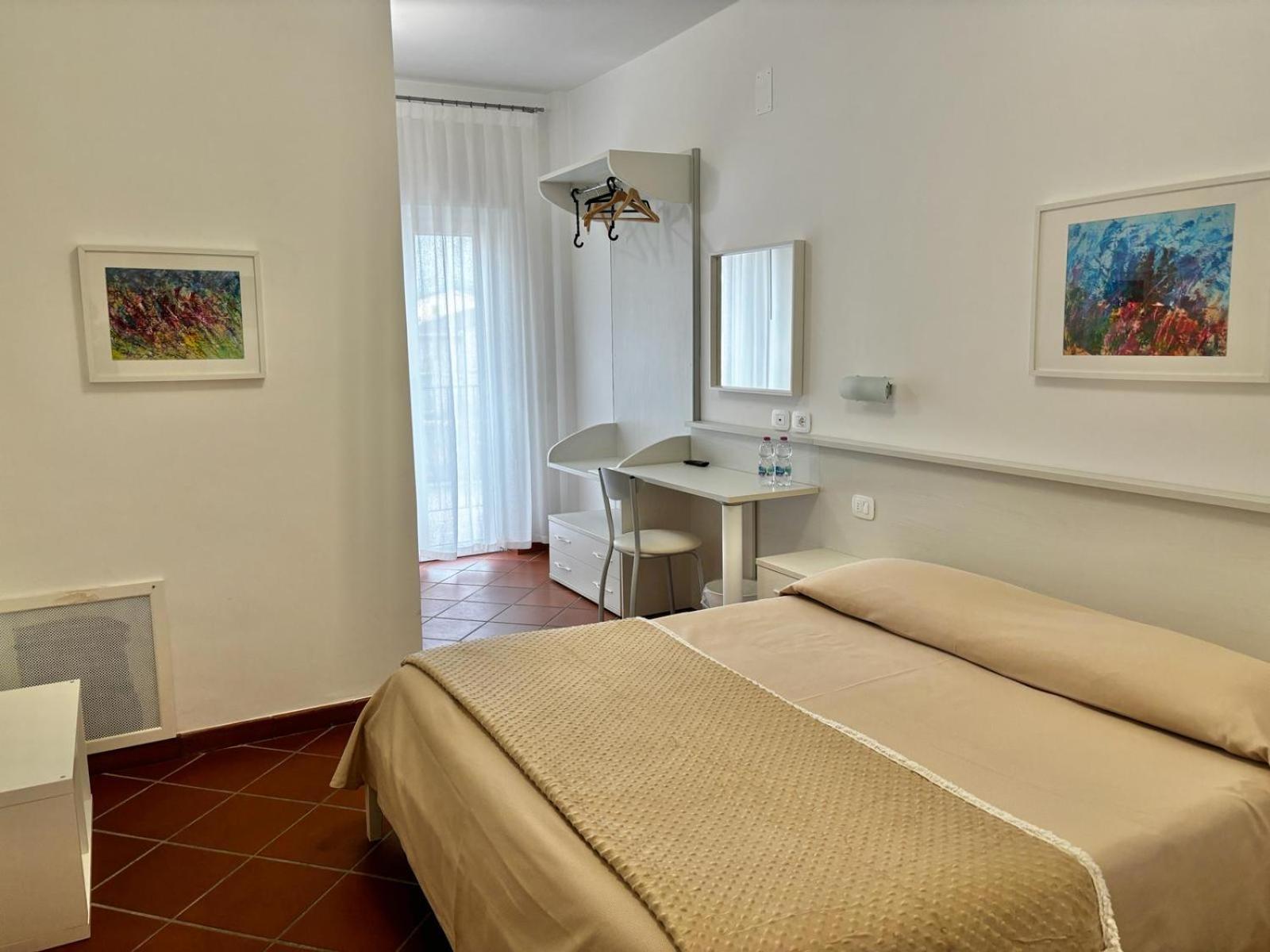 La Nuova Dimora B&B LʼAquila Exteriör bild