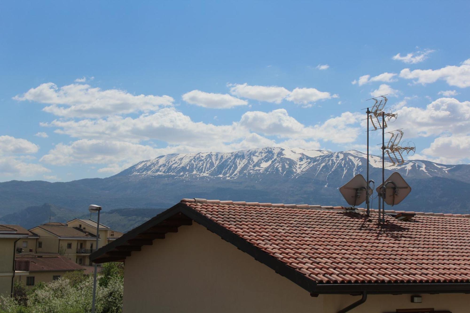 La Nuova Dimora B&B LʼAquila Exteriör bild