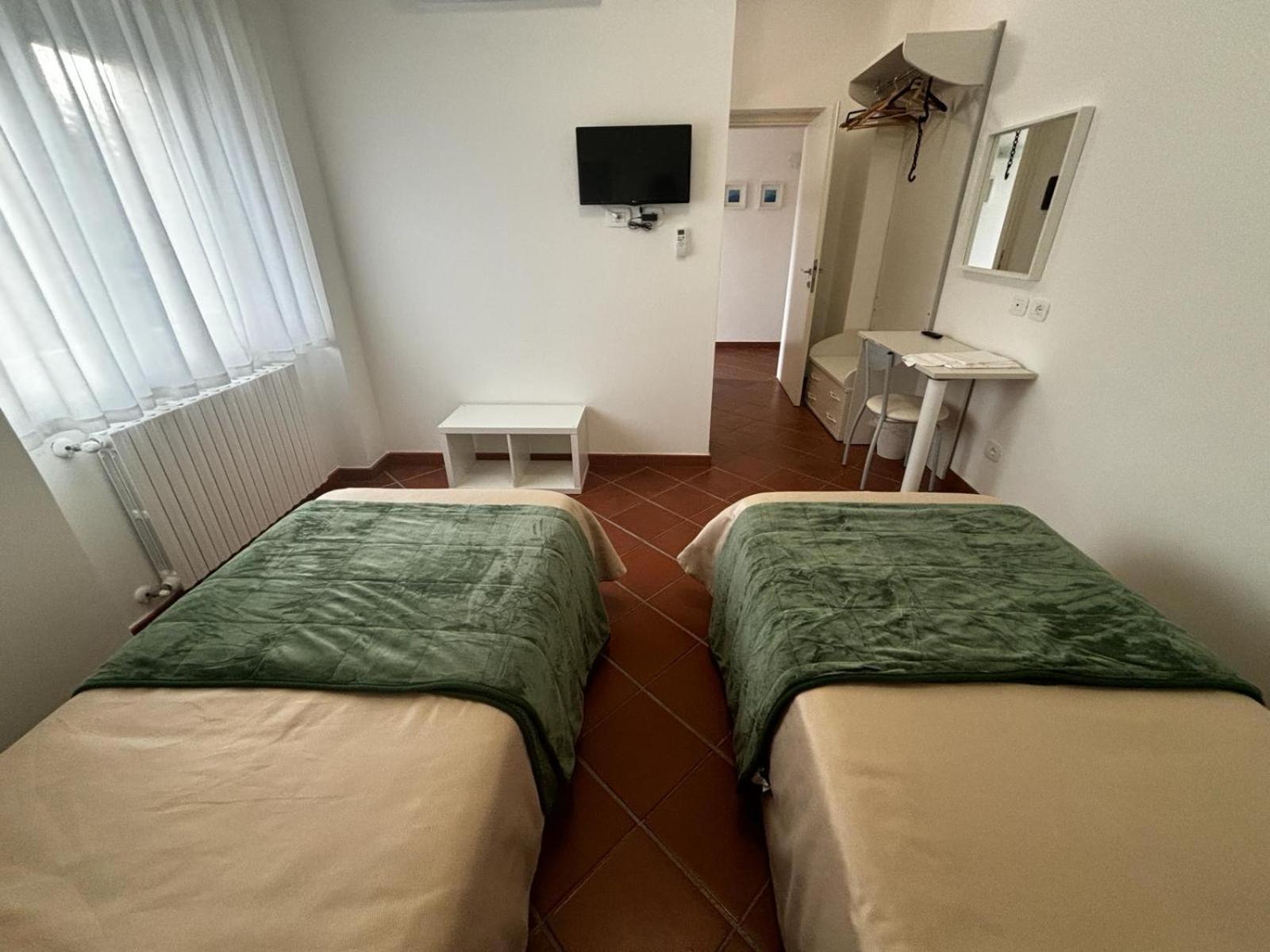 La Nuova Dimora B&B LʼAquila Exteriör bild